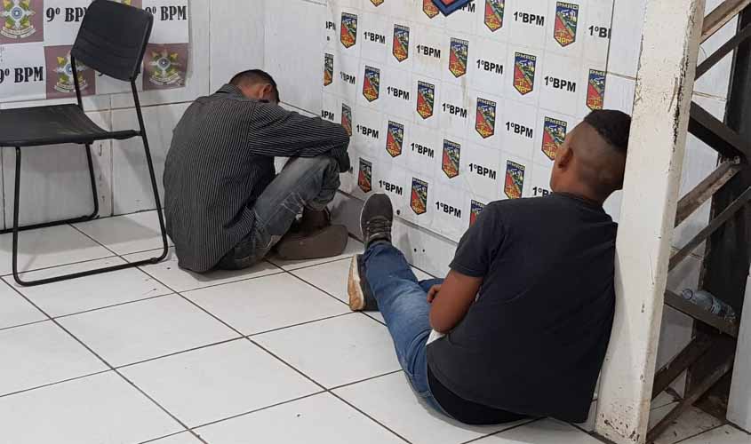 Suspeitos são presos com arma caseira após assaltos