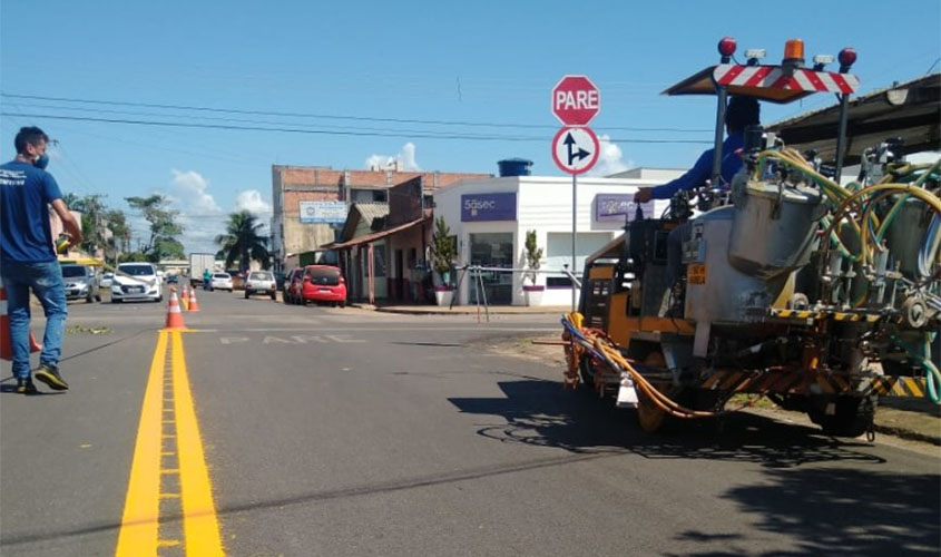 Prefeitura sinaliza ruas que foram recapeadas
