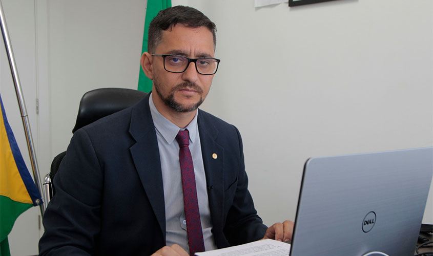 Deputado Anderson destaca ação da Sejus na inclusão de servidores no recebimento do auxílio pandemia e lamenta mortes de policiais penais vítimas da Covid19
