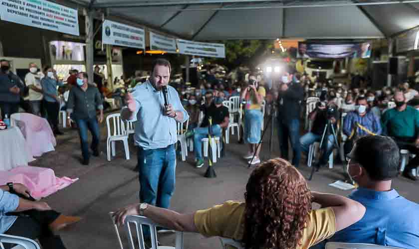 Presidente Alex Redano participa do lançamento do Tchau Poeira em Santa Luzia D'Oeste