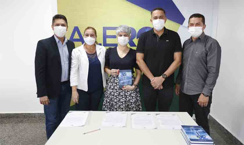 Assembleia Legislativa dá posse a novos aprovados em concurso público