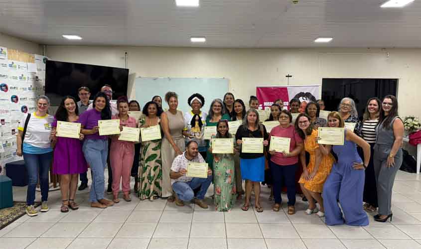 Projeto Casa da Comunidade, parceria da deputada federal com o Ifro Ji-Paraná, faz a entrega de certificados