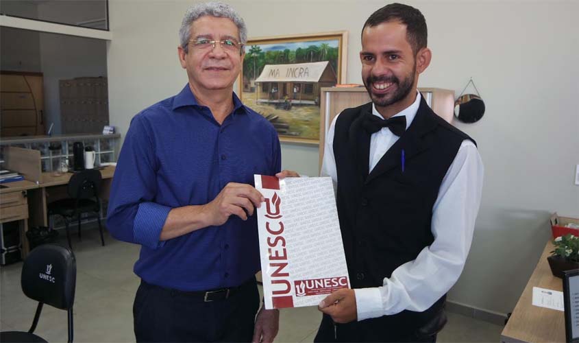 De garçom do semáforo a acadêmico e futuro administrador de empresas