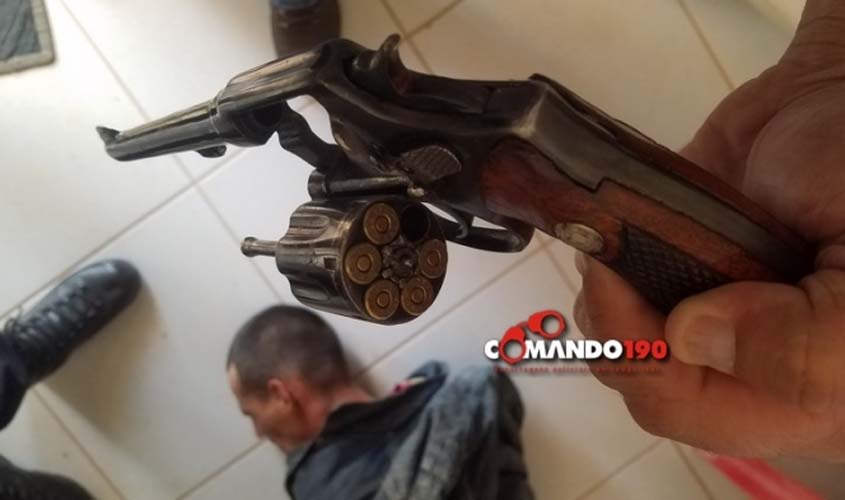Homem leva a pior durante assalto em loja de celular e acaba baleado na perna, em Ji-Paraná