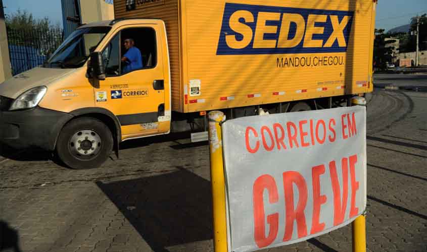Correios não podem punir carteiro que aderiu a greve pacífica
