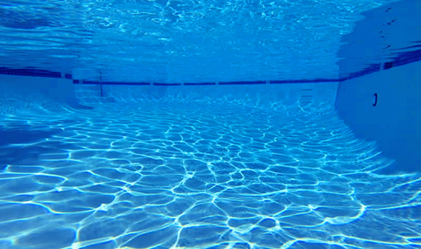 Criança morre afogada em clube da capital