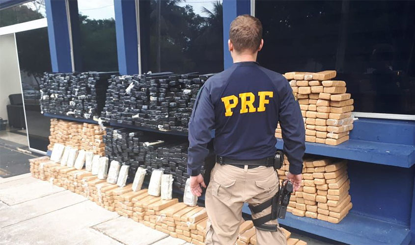 PRF apreende 1 tonelada de maconha em caminhão na BR-060