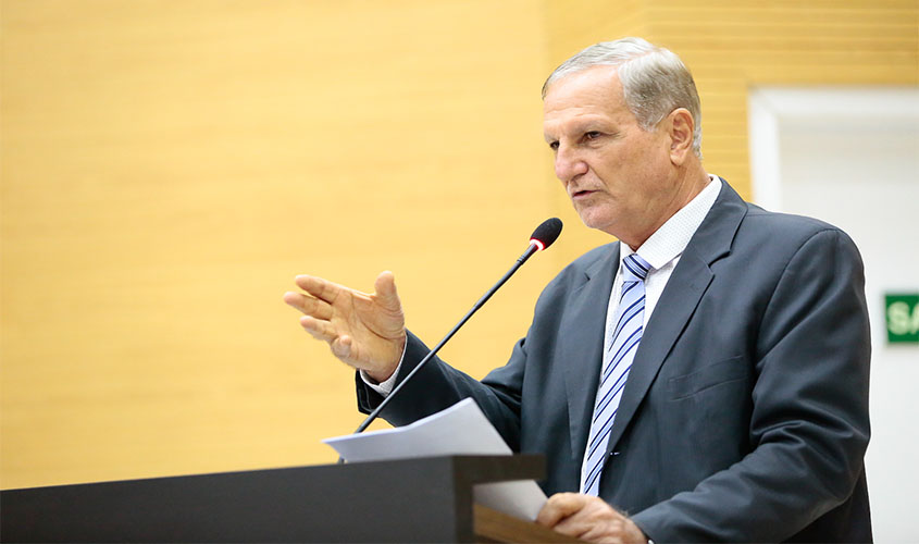 Adelino Follador pede o fim da cobrança de juros e multas por atraso no pagamento do IPVA