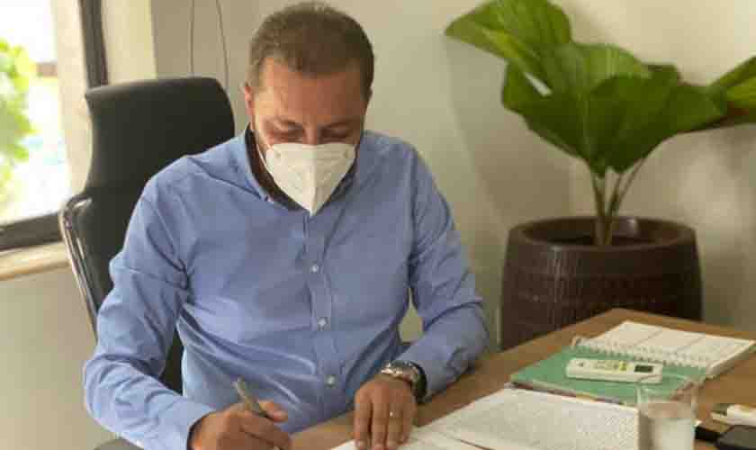 Prefeito Hildon Chaves sanciona Lei que cria a Carteira do Autista em Porto Velho