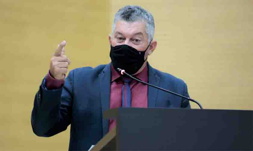 Deputado Edson Martins pede que Assembleia cumpra o regimento interno e lhe garanta direito de defesa no processo de cassação