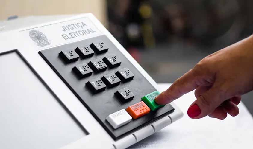 Efeito Bolsonaro aumenta número de policiais nas eleições 2022