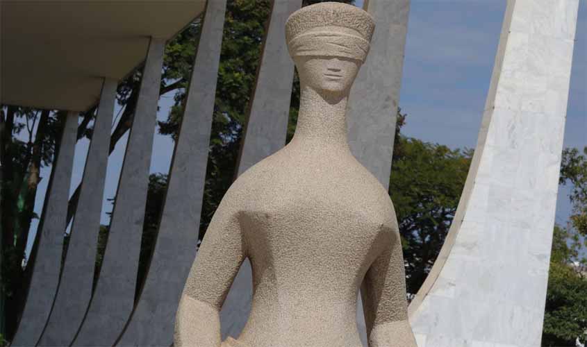 STF adia julgamento sobre prerrogativa de ações de improbidade