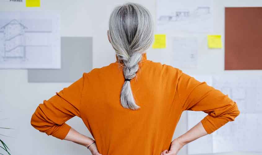 Engenheira receberá indenização após ser dispensada com critério baseado em idade