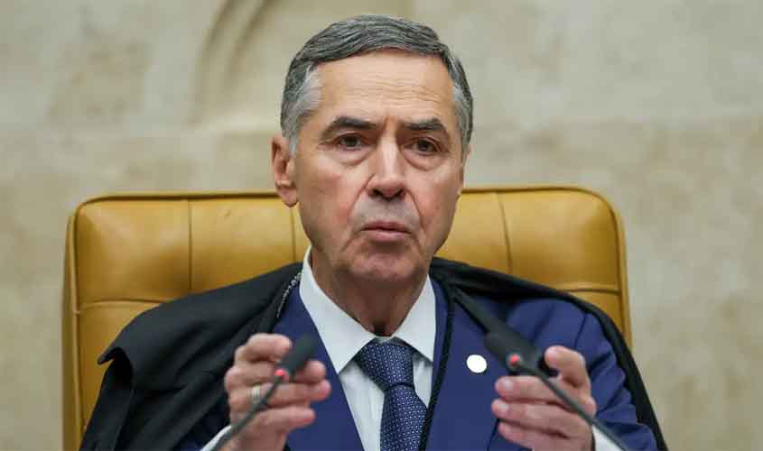 Barroso: julgamento de Bolsonaro traz “algum grau de tensão” para país