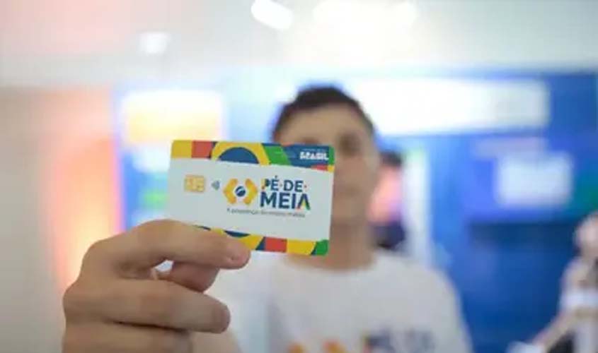 Pé-de-Meia paga nesta terça para nascidos em março e abril
