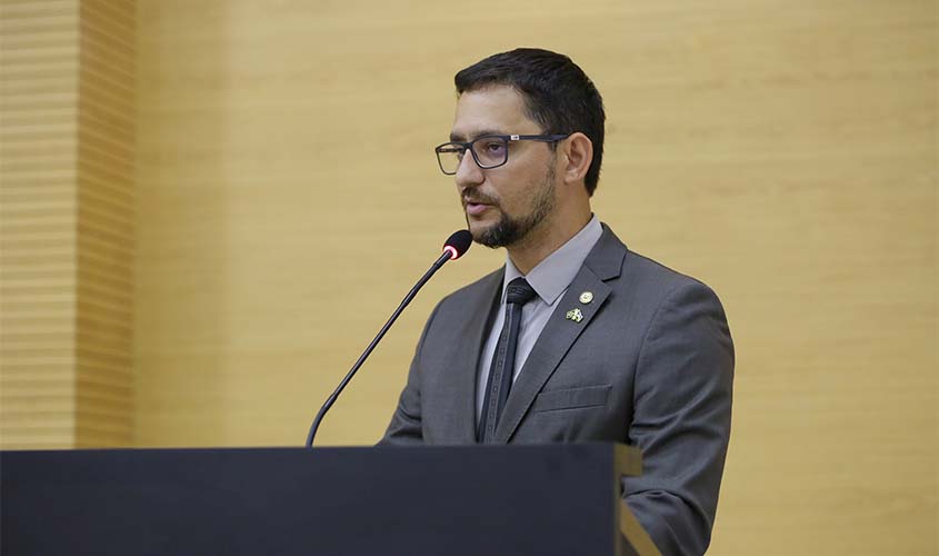 Deputado Anderson veta texto que visava contratação emergencial para sistema prisional e segurança pública