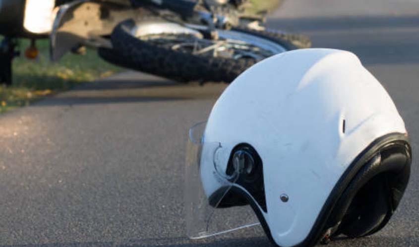 Operador consegue perícia para apurar lesões após batida de moto com ônibus da empresa