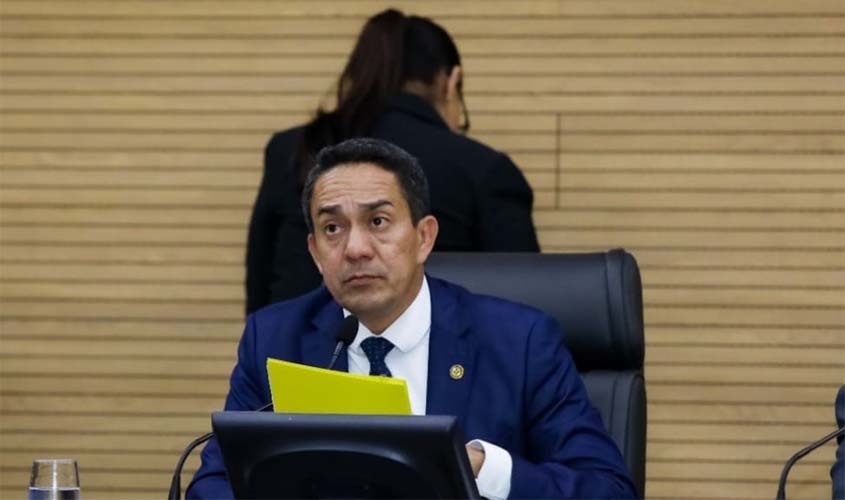 Eyder Brasil apresenta projeto para criar Delegacia Especializada em Crimes Digitais contra Crianças e Adolescentes em RO