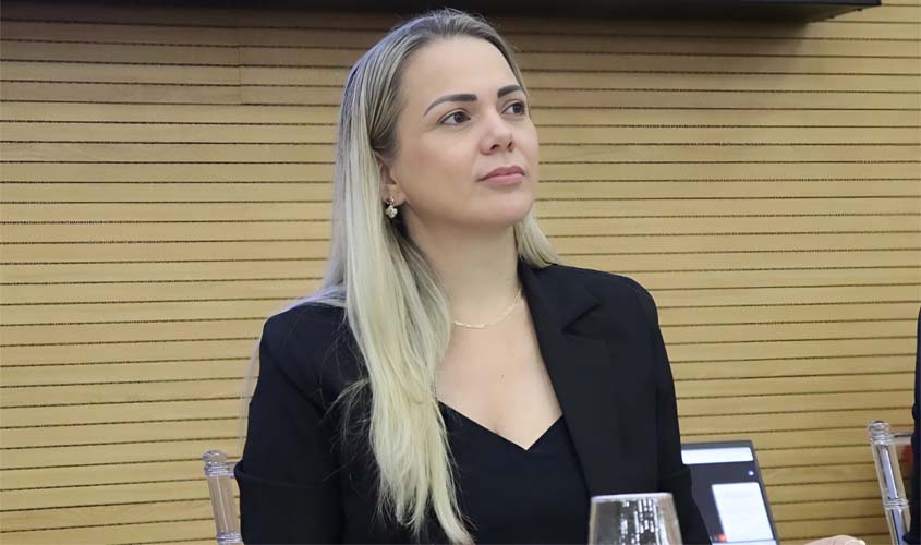 Setor do leite em RO recebe apoio de Cláudia de Jesus