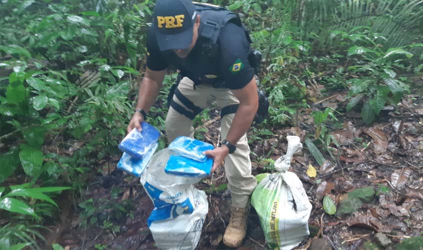 Em Cacaulândia, PRF apreende cerca de 37 quilos de cocaína