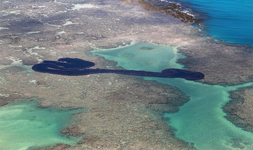 Óleo que vazou foi extraído de três campos na Venezuela, diz Petrobras