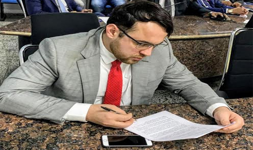 Vereador Márcio Oliveira cobra melhorias e regularização da escola Bilíngue