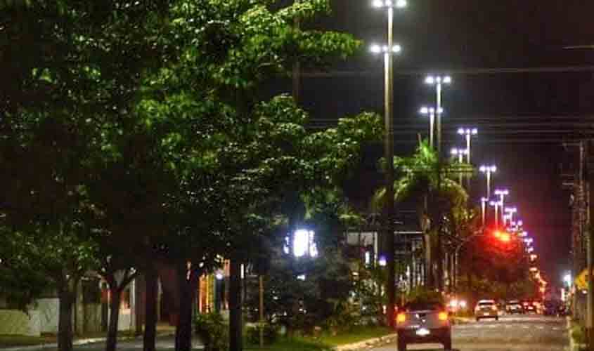 LED na Major já é realidade: lâmpadas mais econômicas e duráveis são instaladas pela Prefeitura