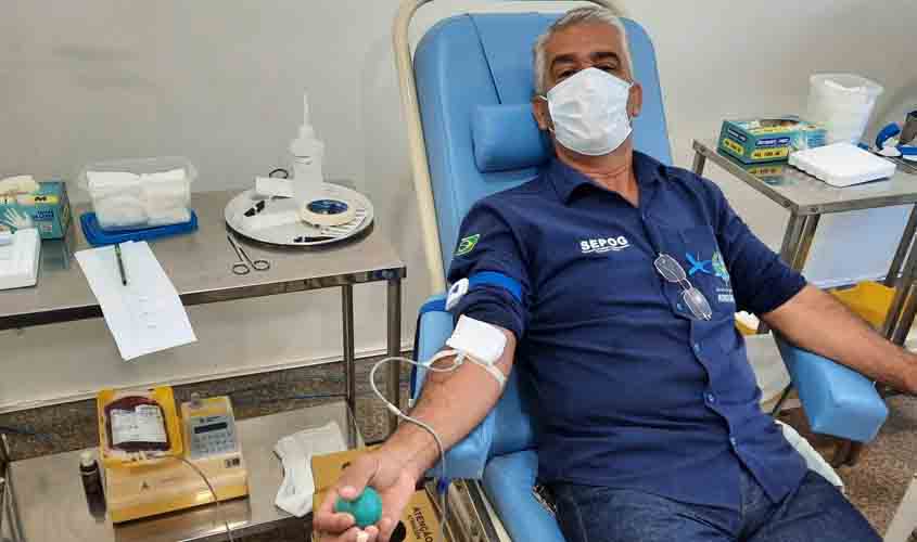 Servidores estaduais fortalecem corrente do bem com doação de sangue ao Hemocentro