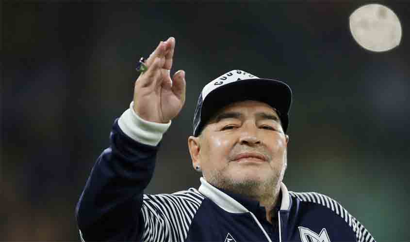 Morre Diego Maradona, aos 60 anos, após parada cardiorrespiratória