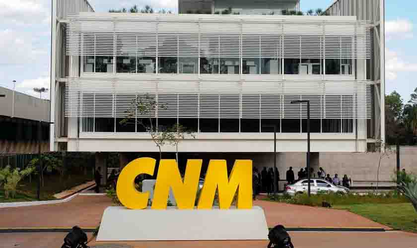 Nota de indignação sobre aprovação de piso da enfermagem sem indicação da fonte de custeio