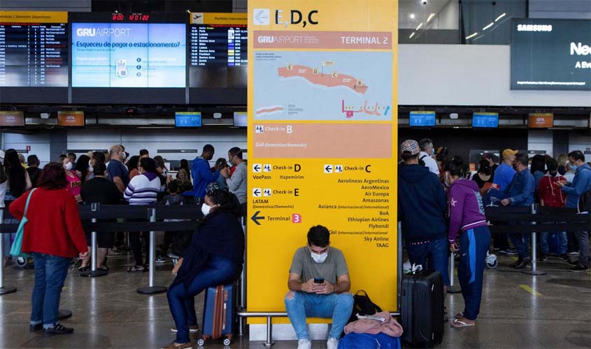 Máscaras em aviões e aeroportos são obrigatórias a partir de hoje