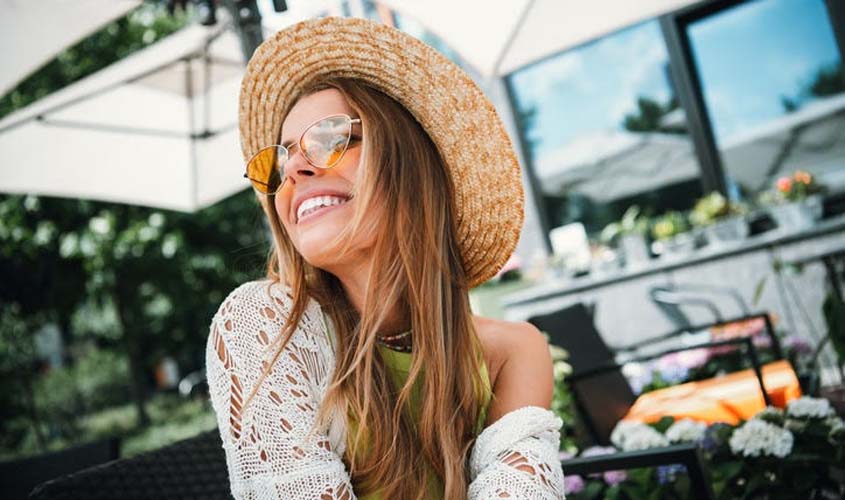 Cuidados com os cabelos no sol, mar e piscina