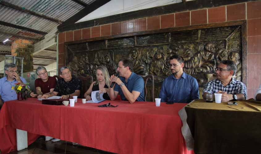 Prefeito Hildon Chaves visita cidade cenográfica Jerusalém da Amazônia