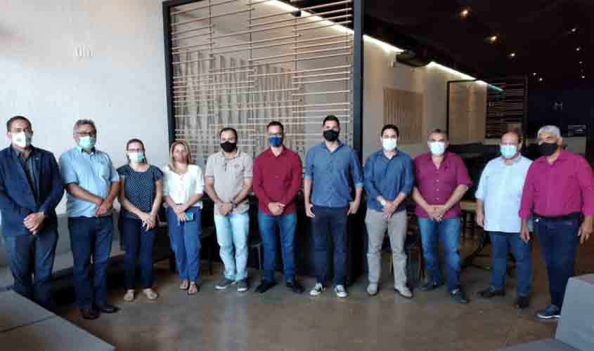 Deputado Anderson se reúne com representantes do comércio em busca de medidas para que o comércio não permaneça fechado