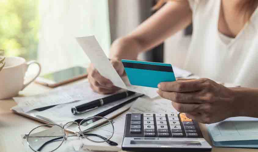 Após período de queda, número de brasileiros com dívidas volta a crescer no final de 2020