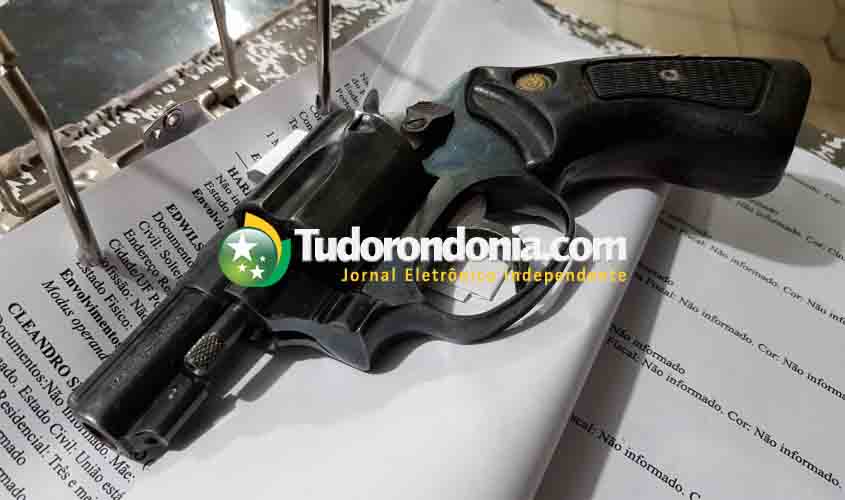 Suspeitos de assaltos na zona Sul são presos com revólver