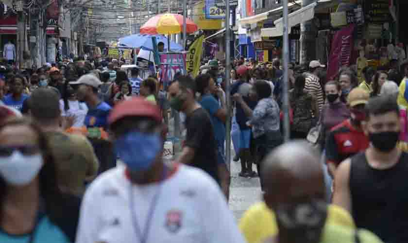 Brasil registra 224 mil novos casos de Covid-19 e bate recorde de contaminações