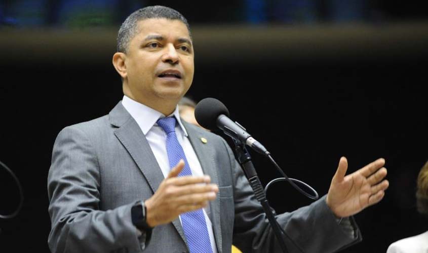 Proposta torna crime a não comunicação, por CACs, de furto, roubo ou extravio de arma de fogo