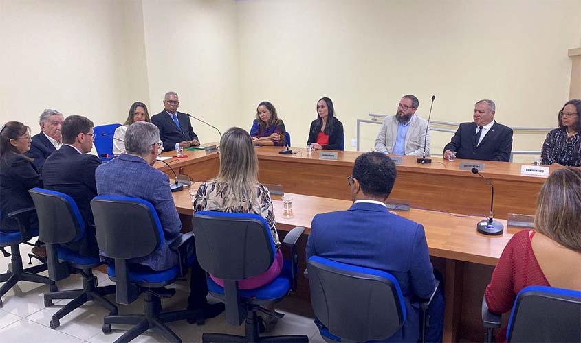 MP ressalta atuação do Conselho Estadual de Educação em cerimônia de posse da diretoria