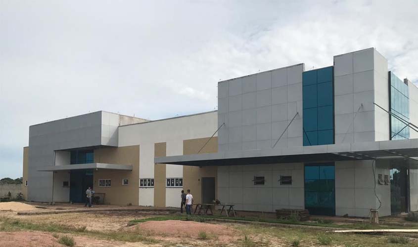 Mais saúde para Guajará-Mirim: Governador Marcos Rocha e Diretor da ABC tratam da retomada das obras do hospital