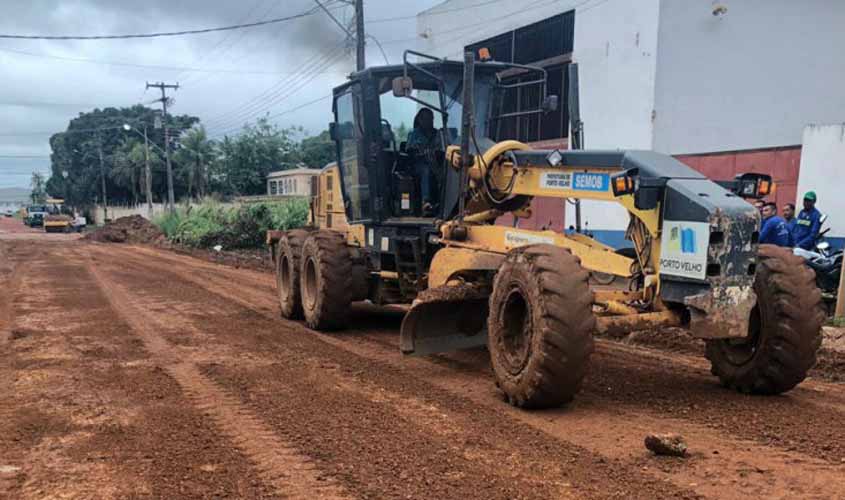 Dois pontos da zona Leste recebem encascalhamento