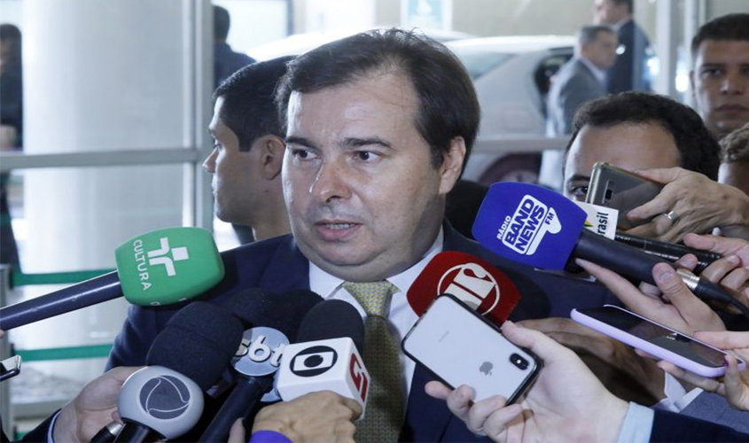 Maia defende respeito às instituições e à ordem democrática