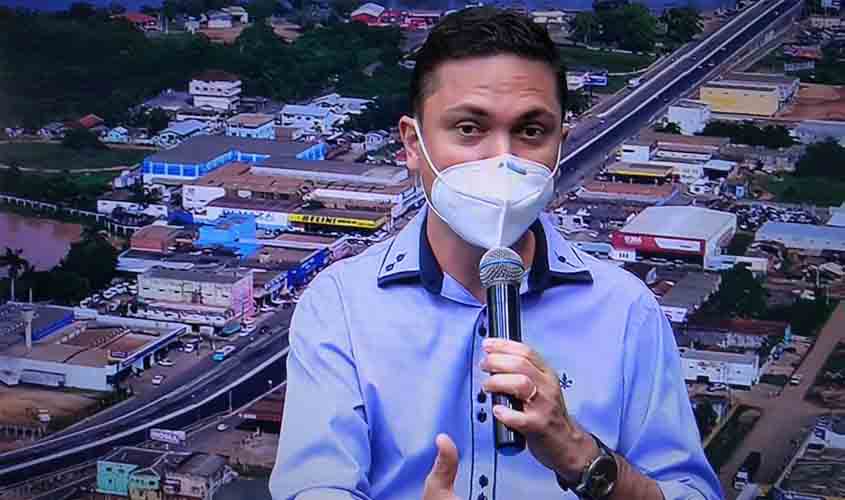 Servidores recebem salários dentro do mês