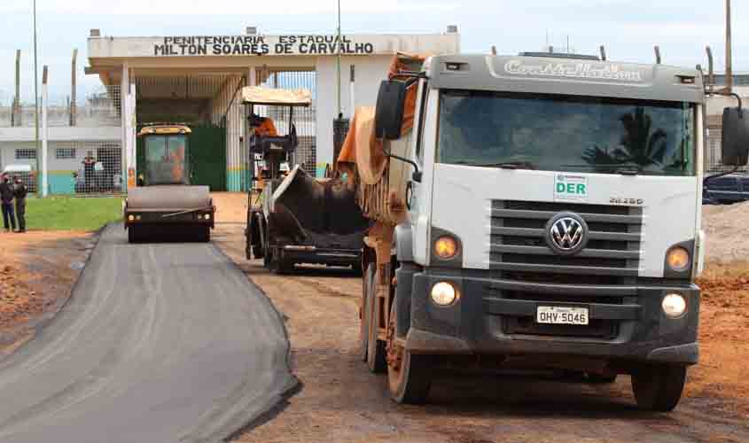 Serviços de pavimentação asfáltica na Estrada da Penal atendem três presídios em Porto Velho