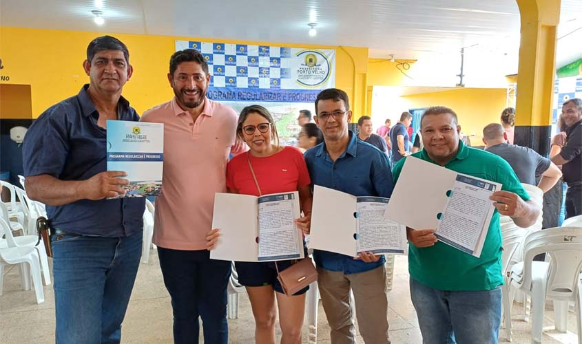 Vereador Márcio Pacele participa da entrega de títulos de propriedade em Extrema