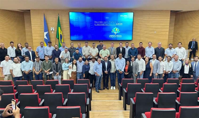 AROM entrega propostas do FITHA ao presidente da ALE/RO