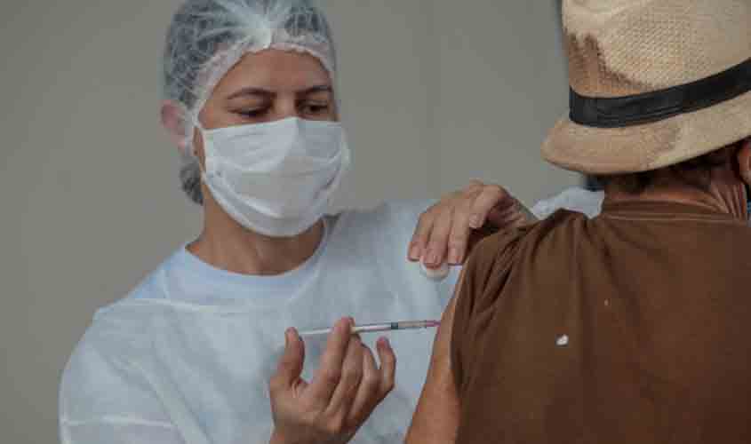 Idosos a partir de 70 anos já podem agendar vacinação contra a Covid-19