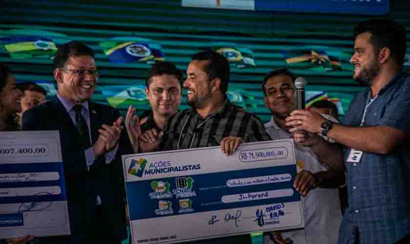 Governo de Rondônia entrega mais de R$ 70 milhões