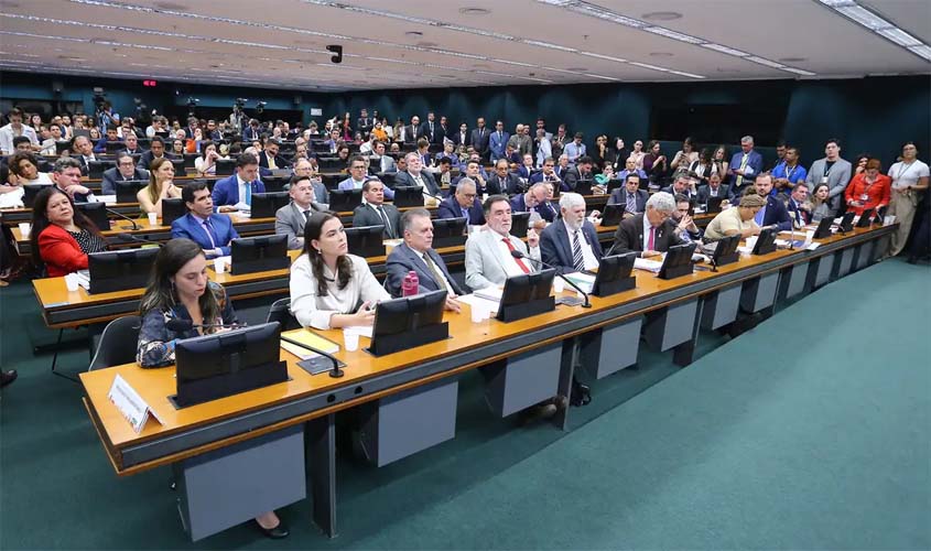 Marielle: deputados pedem vista e adiam análise sobre prisão de Brazão