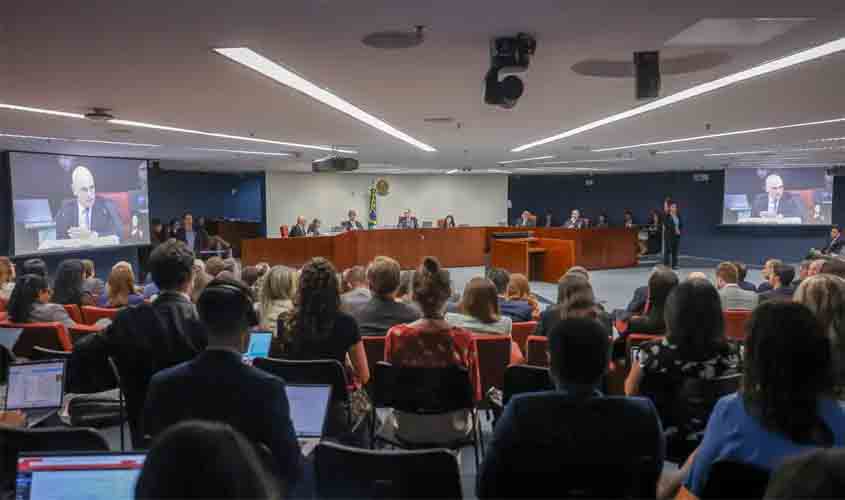 'Não foi passeio no parque', diz Moraes sobre ataques golpistas